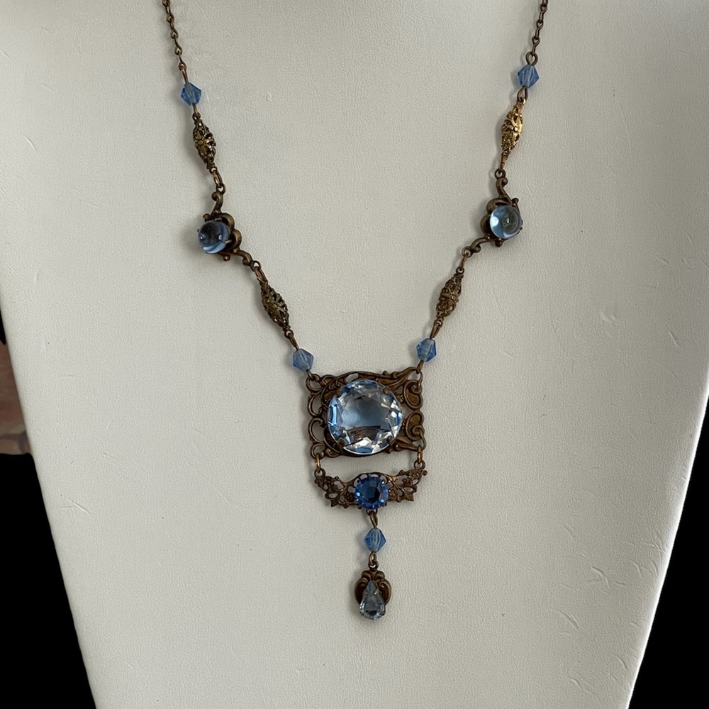 Original Art Deco 1920s blue crystal glass and brass pendant necklace - Picture 9 of 14